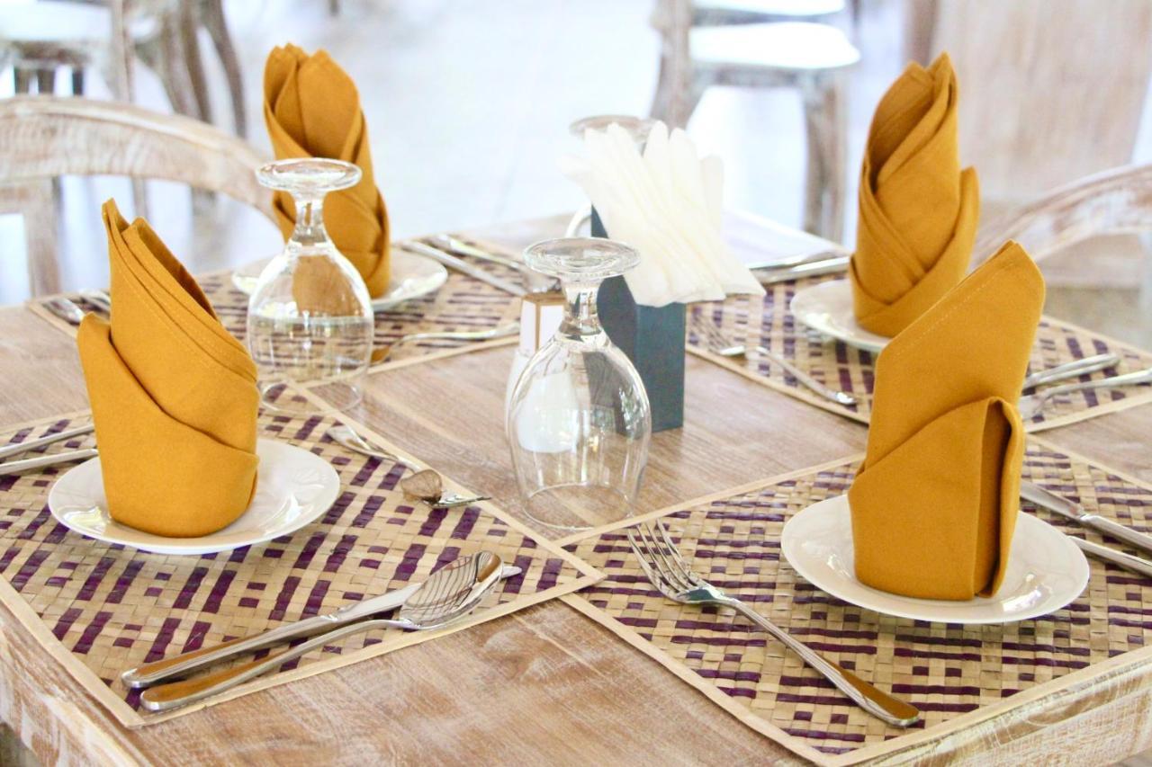 Nivadoo Resort Сигирия Екстериор снимка A table set for fine dining