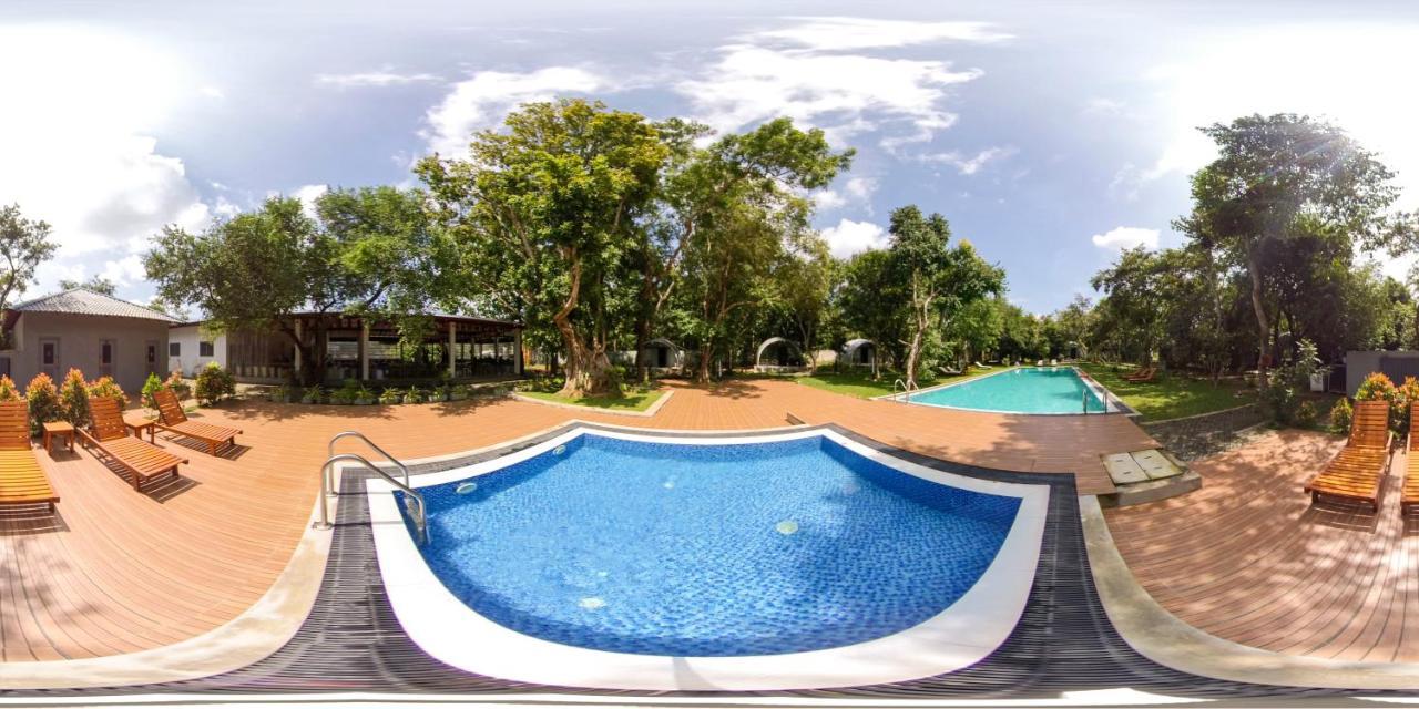 Nivadoo Resort Сигирия Екстериор снимка A 360° image of the swimming pool at the resort