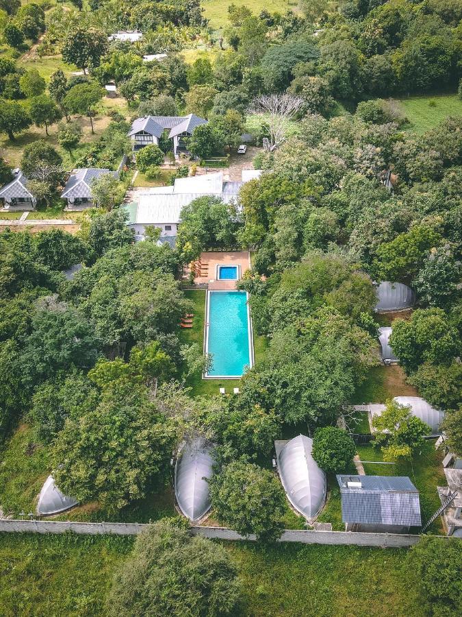 Nivadoo Resort Сигирия Екстериор снимка Aerial view of the house