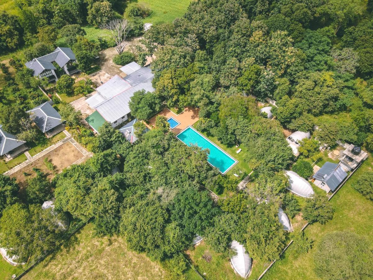 Nivadoo Resort Сигирия Екстериор снимка Aerial view of the house